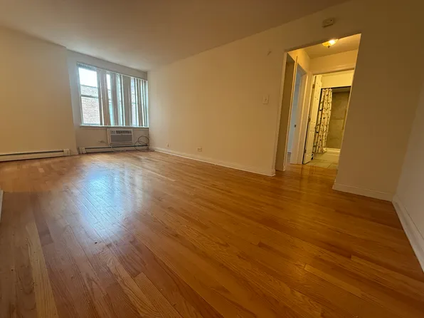 (undisclosed Address), Chicago, IL 60613