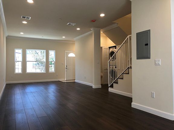 4th image of 1137 Melrose Ave #3