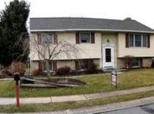5836 Vaughn Rd, East Petersburg, PA 17520