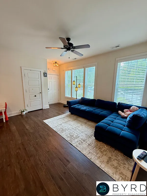 2 bed, 2.5 bath, 1570 sqft, $2,295 — Photo 2
