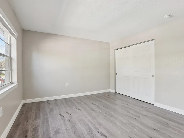 Serenity Lake Apartments — Photo 78