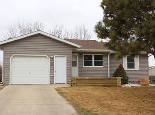 65 Stanley Dr, Bismarck, ND 58504