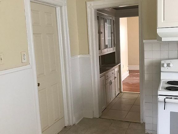 2nd image of 187 N 18th St Floor 1