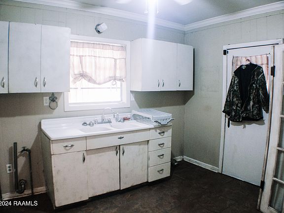 5th image of 1613 W Main St