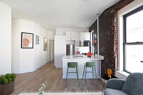 Rented by REAL New York | media 21