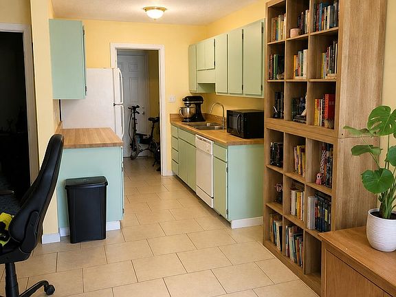 4th image of 209 Cedar St. #B3