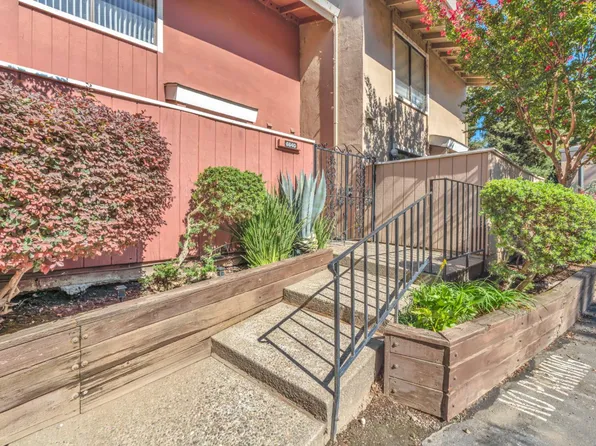 6640 Embarcadero Dr #80, Stockton, CA 95219