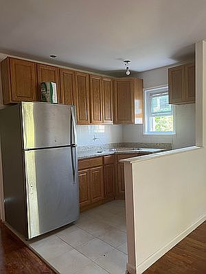 4th image of 608 E 59th St #3