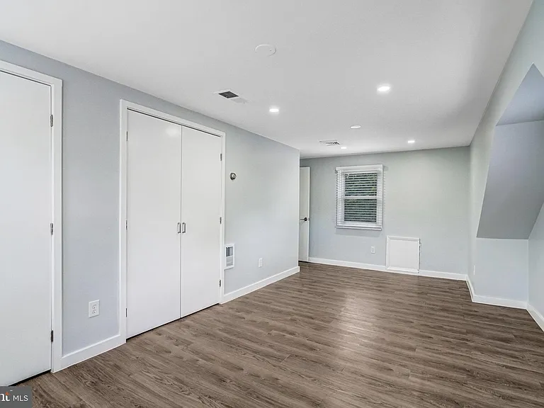 3120 Chepstow Ln — Photo 25