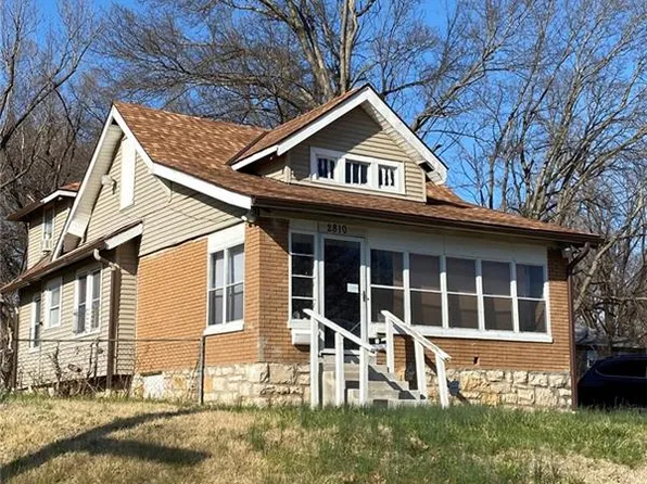 2810 E 73rd St, Kansas City, MO 64132