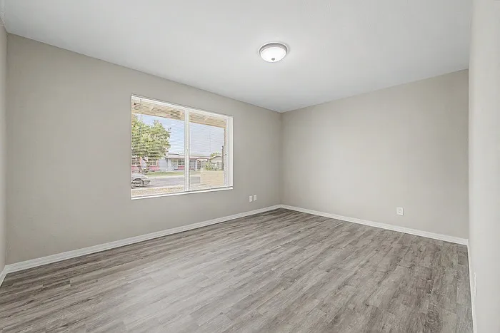 8819 W Avalon Dr — Photo 12