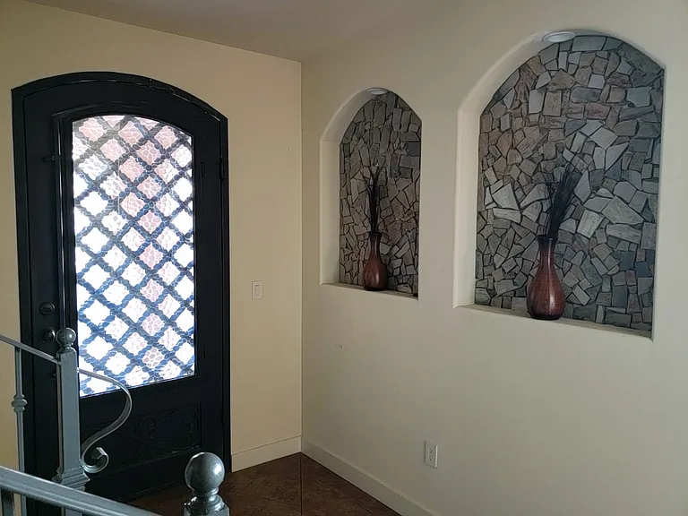2296 Holly Dr — Photo 4