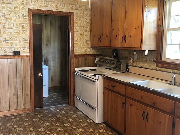 5th image of 2700 Parkside Ave