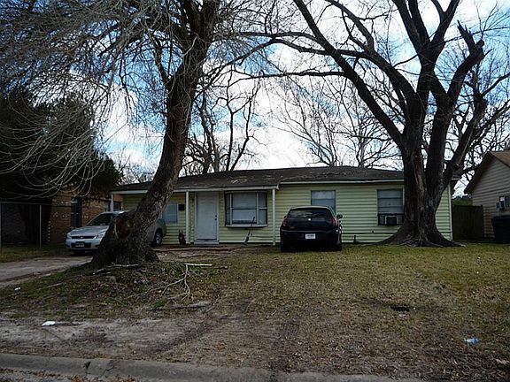 3rd image of 8135 Panay Dr