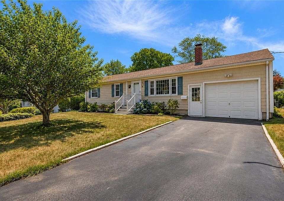 1st image of 48 Lakeside Dr