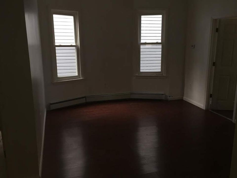 2nd image of 847-849 S 20th St