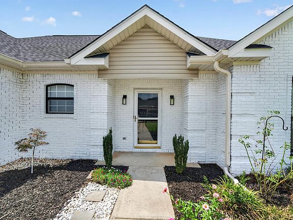 5th image of 205 Margeson Dr