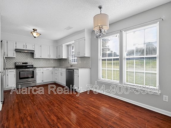 3rd image of 1901 Misty Vale Rd