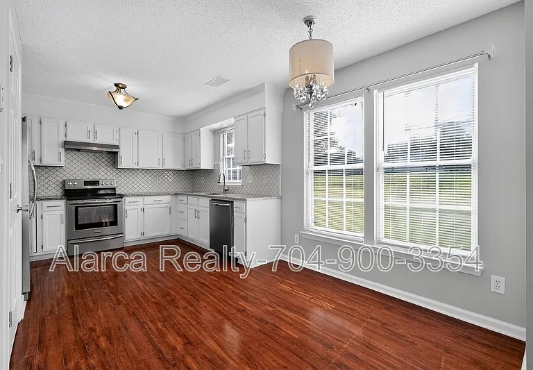1901 Misty Vale Rd — Photo 3
