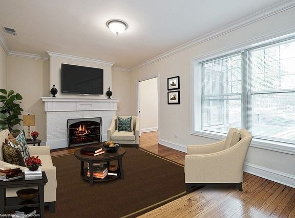 2nd image of 551 Hinman Ave APT F2