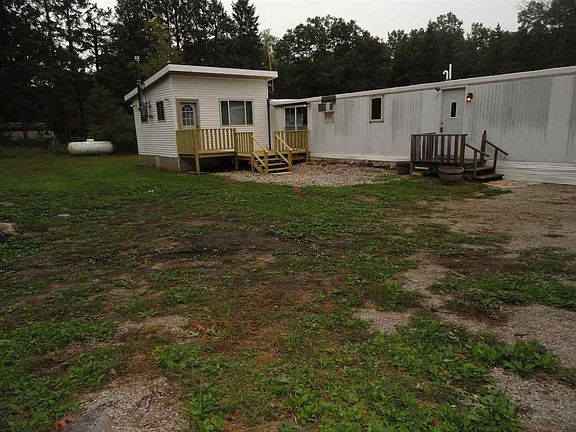 3rd image of 7492 Oak Hills Dr