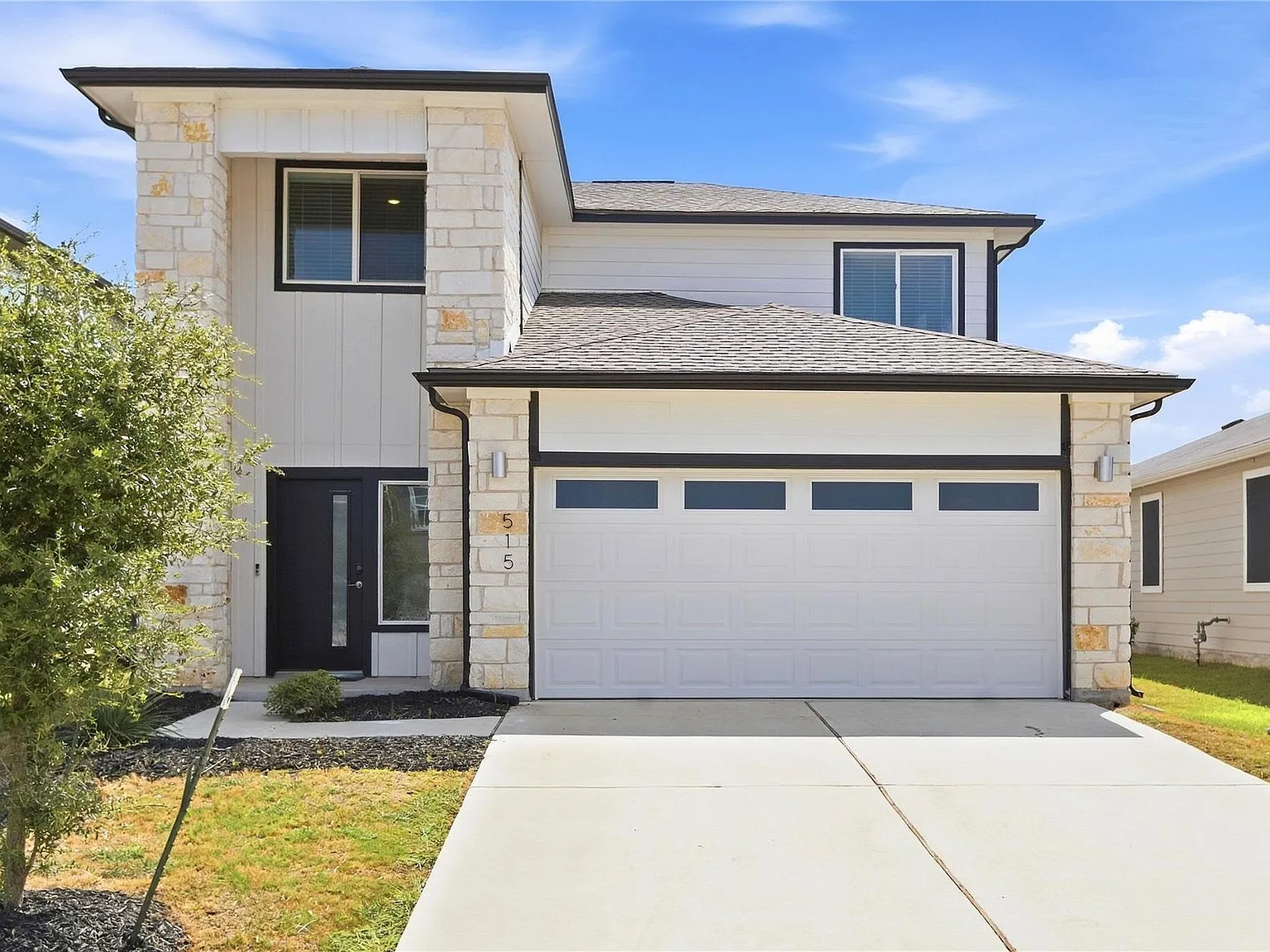 4 bed, 2.5 bath, 2158 sqft, $2,100 — Photo 1
