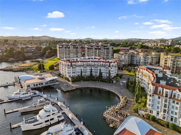 11 Cooperage Pl #104, Victoria, BC V9A 7J9