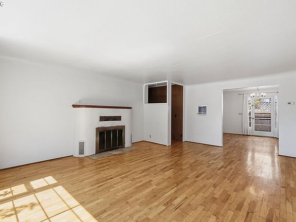 5th image of 805 E 29th Ave
