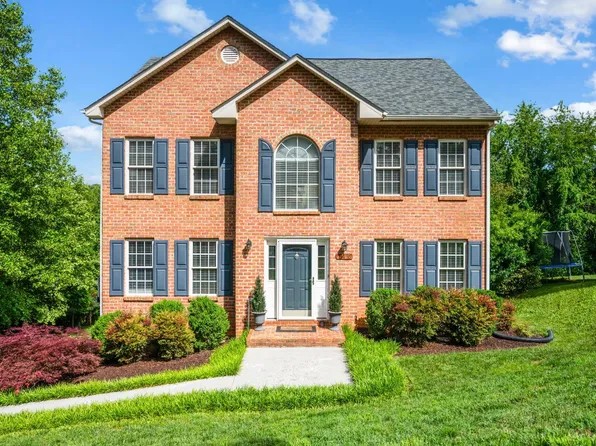 220 Bush Dr, Vinton, VA 24179