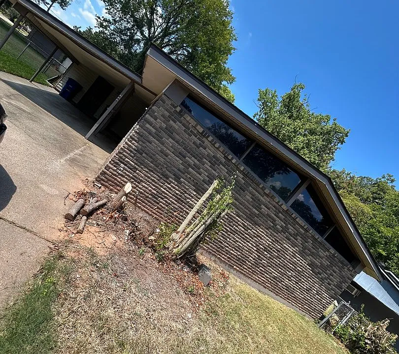 222 Brookbriar Dr
