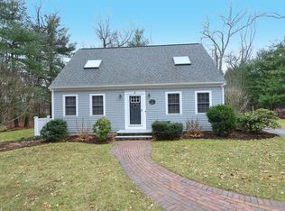 9 County St, Foxboro, MA 02035