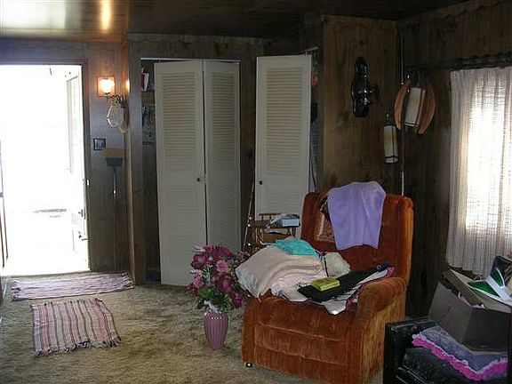 5th image of 218 W Waldron Lake Dr