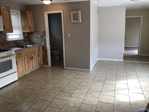 4th image of 272 Cleveland Ave Floor 2