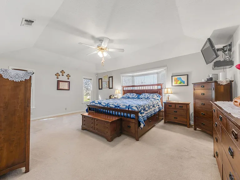 4269 Wilcox Ln — Photo 10
