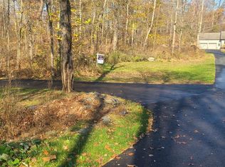 15 Forest Brook Ln, Hyde Park, NY 12538