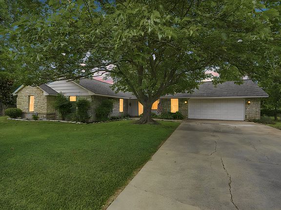 3rd image of 1215 Butcher Rd