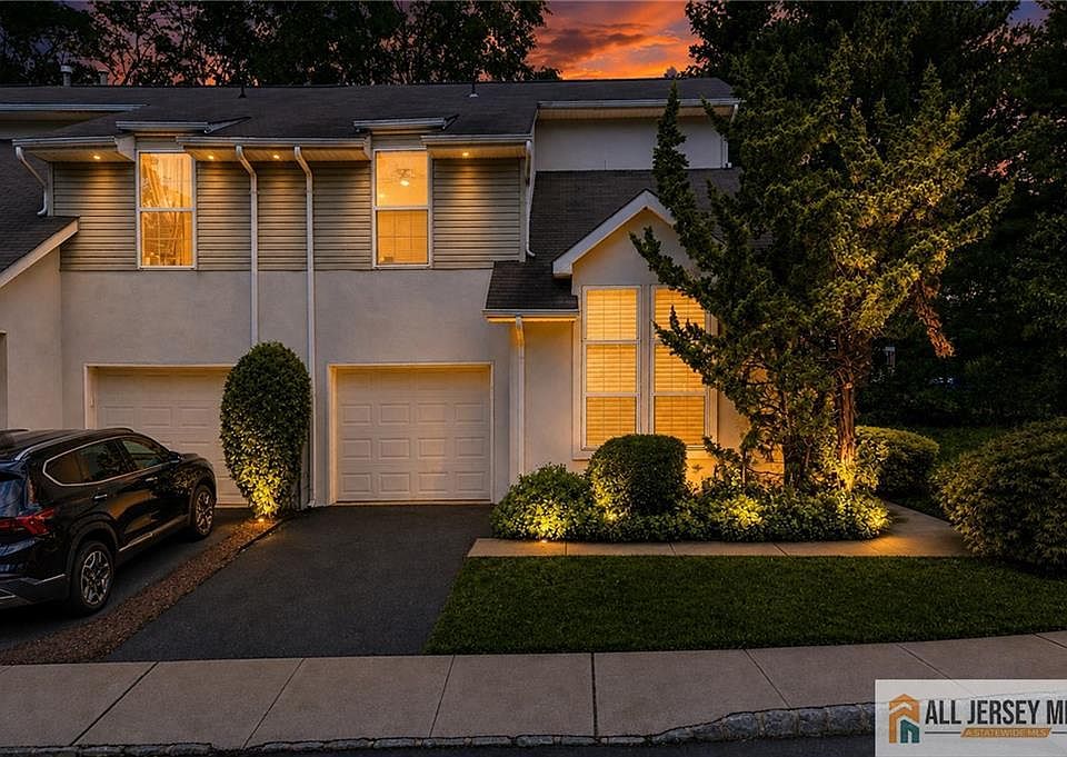 1st image of 24 Parkside Dr
