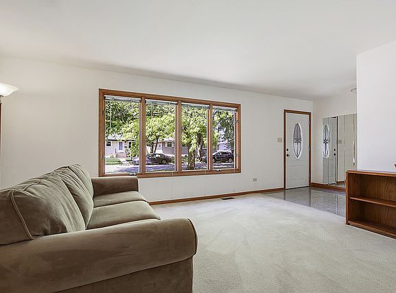 3rd image of 17819 Lorenz Ave