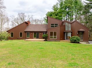 81 Deer Run Rd, Woodbridge, CT 06525