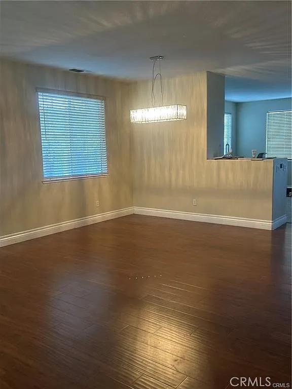 4 bed, 2.5 bath, 2818 sqft, $4,300 — Photo 2