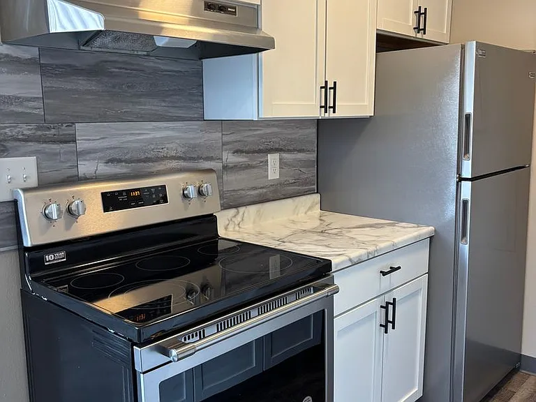 1705 Edgewood Dr NW — Photo 6
