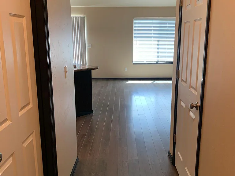 2310 W Jay St — Photo 2