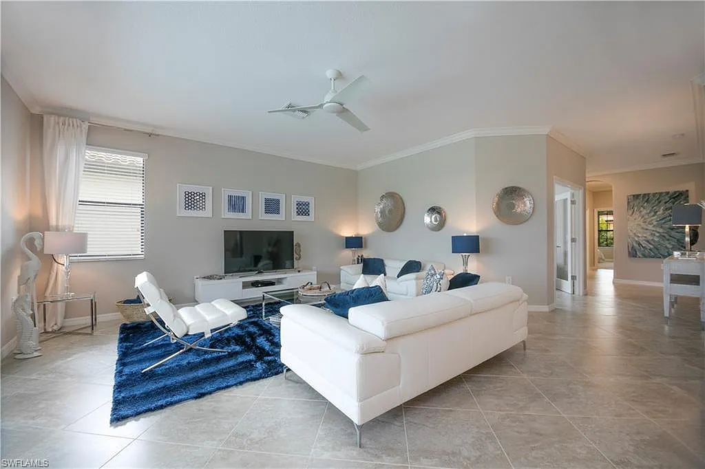 3 bed, 2.0 bath, 1908 sqft, $6,720 — Photo 3