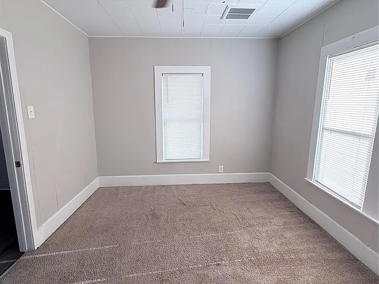 1401 Edison St — Photo 12