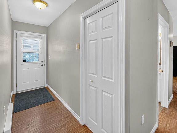 4th image of 78 Ottawa St