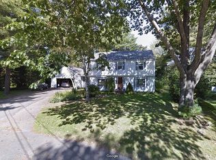 11 Patricia Dr, Cape Elizabeth, ME 04107