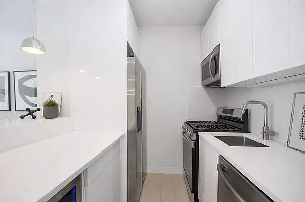 Rented by Bond New York | media 8