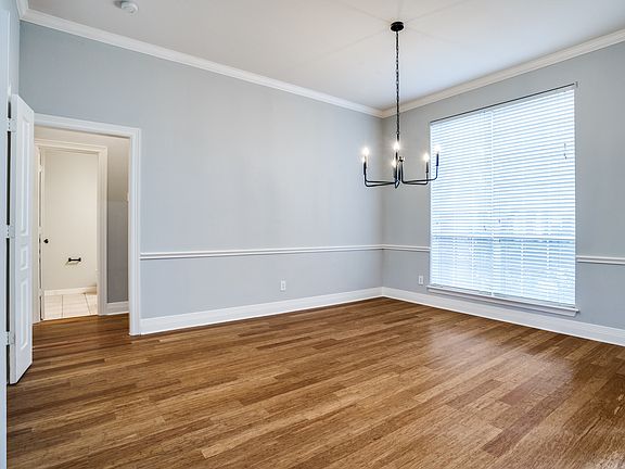 3rd image of 2133 Argyle Dr