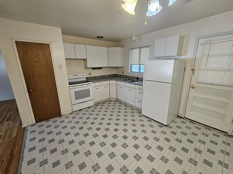 1025 S David St — Photo 6