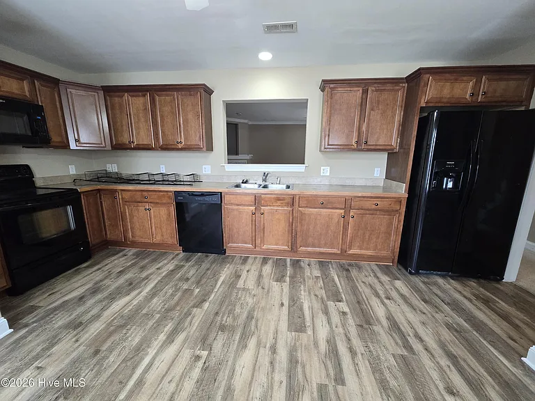 2045 Cambria Dr #A — Photo 5